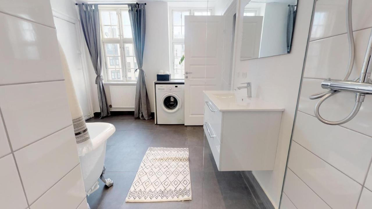 Big 4 Bedroom Flat With Bathtub By Cph Hall Square Lejlighed København