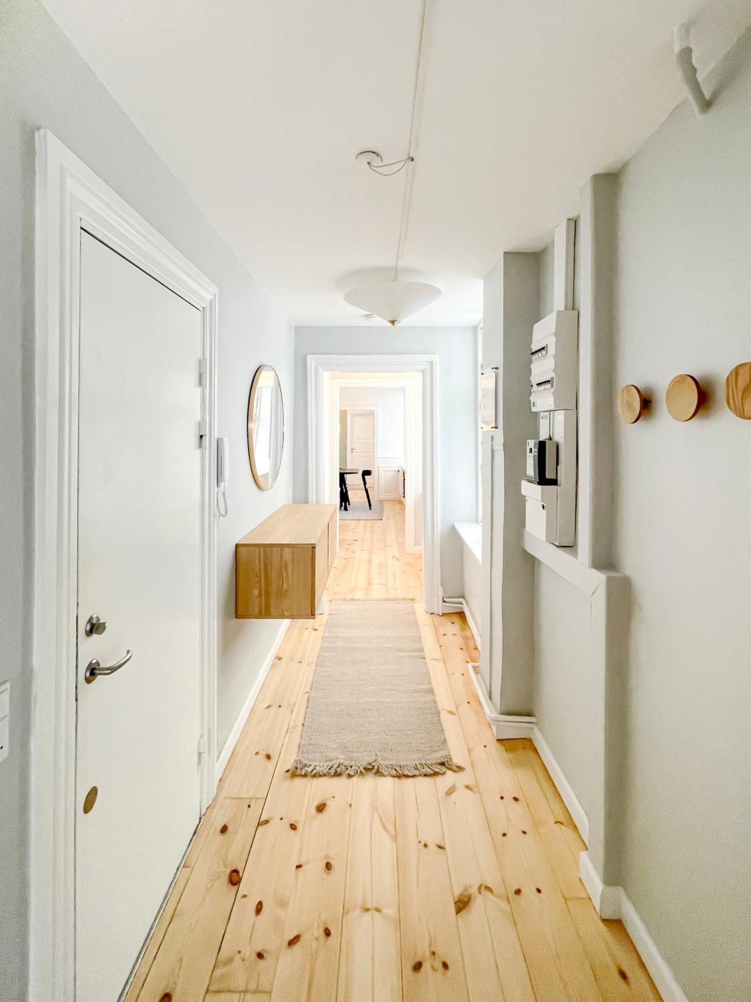 Big 4 Bedroom Flat With Bathtub By Cph Hall Square *
