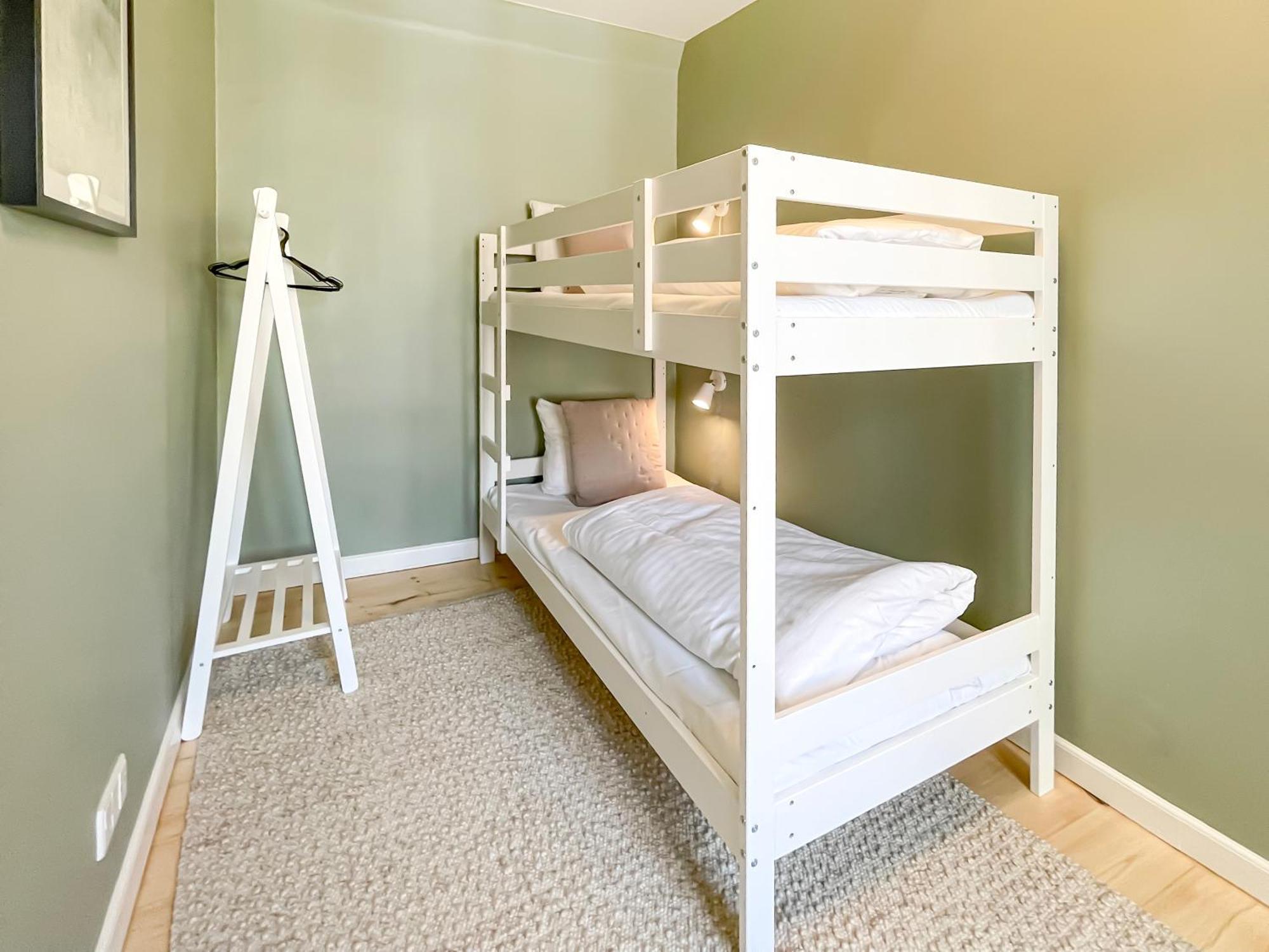 Big 4 Bedroom Flat With Bathtub By Cph Hall Square *
